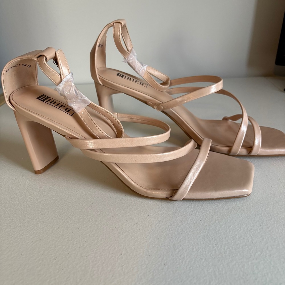 IDIFU Women's Beige Strappy Square Toe‎ Block Heel Sandals Size 10
